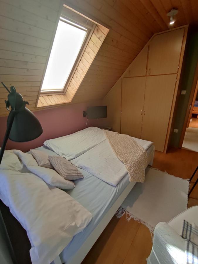 케츨리 Benaja Swiss Nyaralohaz 빌라 외부 사진